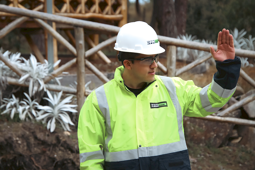 Desarrollo del Proyecto Minero Loma Larga image